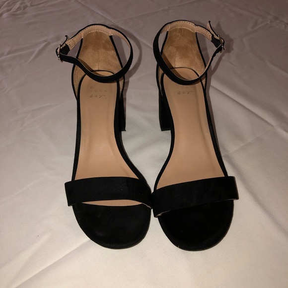 heels - Picture 2 of 4